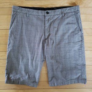 H&M Men's Plaid Flat Front Shorts Gray Size 38